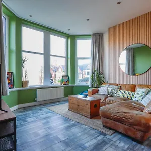 Leah By Koya Homes - 2 Bed, 2 Bath, Pool Table, Sea View, Free Parking Apartment